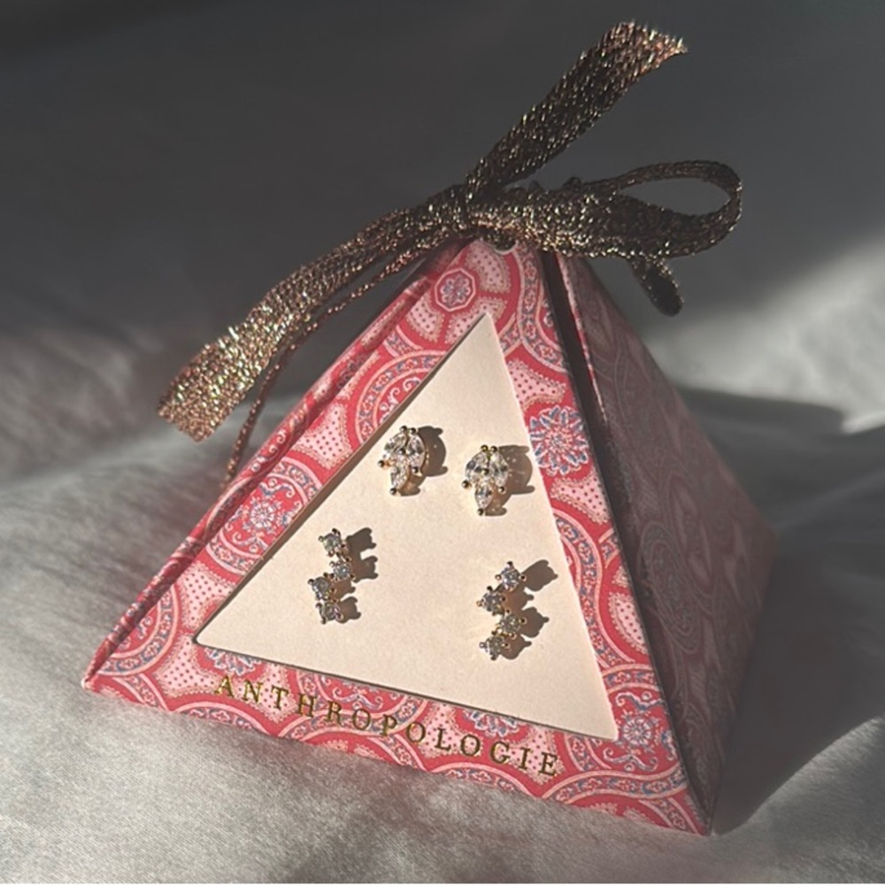 Pink Pyramid Gift Box with Gold Bow